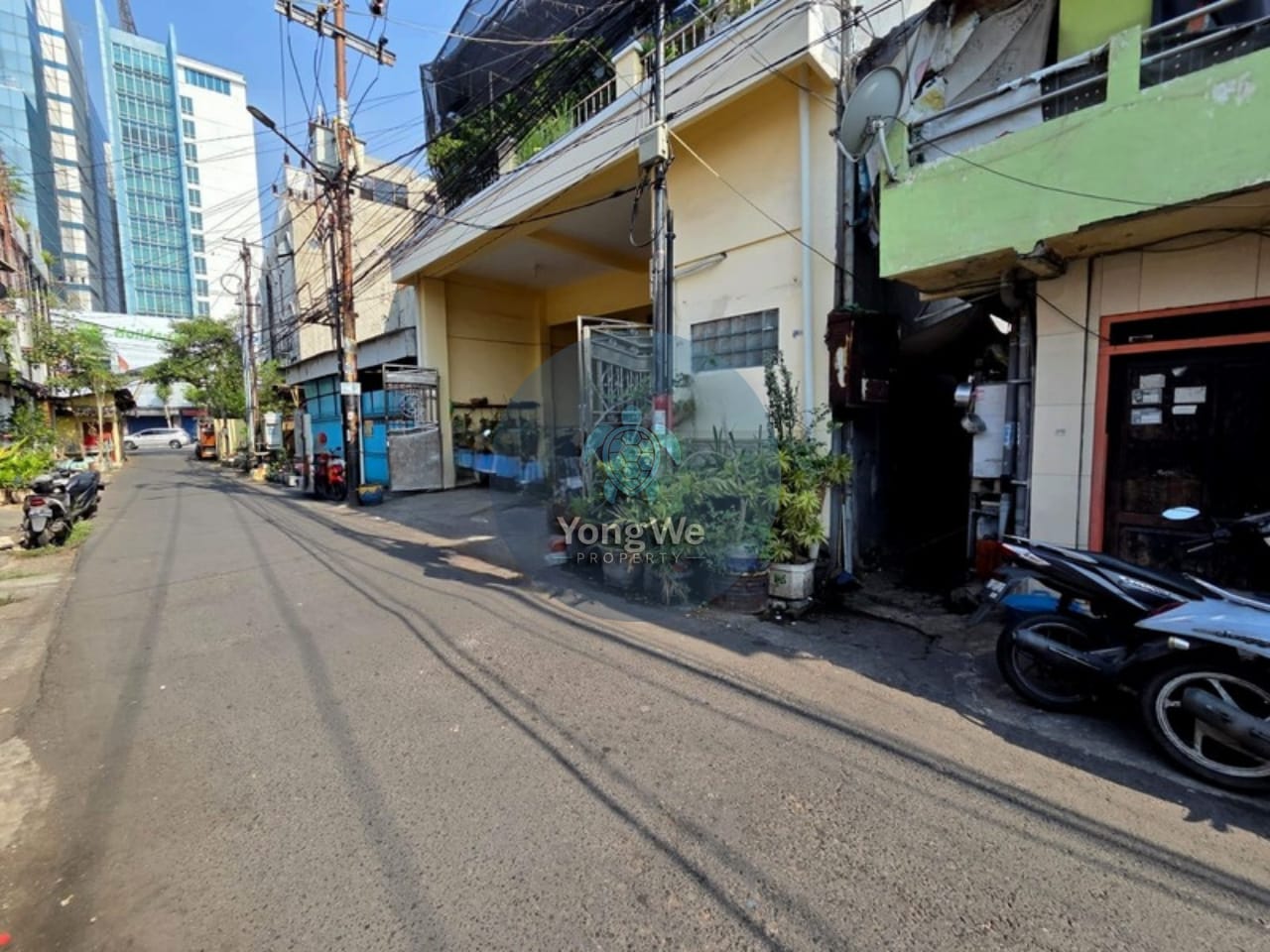 Tampak Dalam